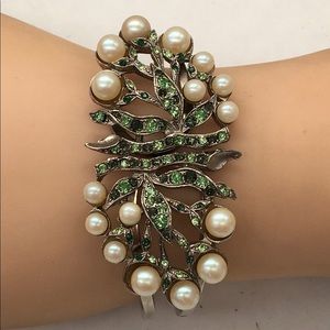 Yosca Jewelry Pearl Clumpier & Green Rhinestone Bracelet